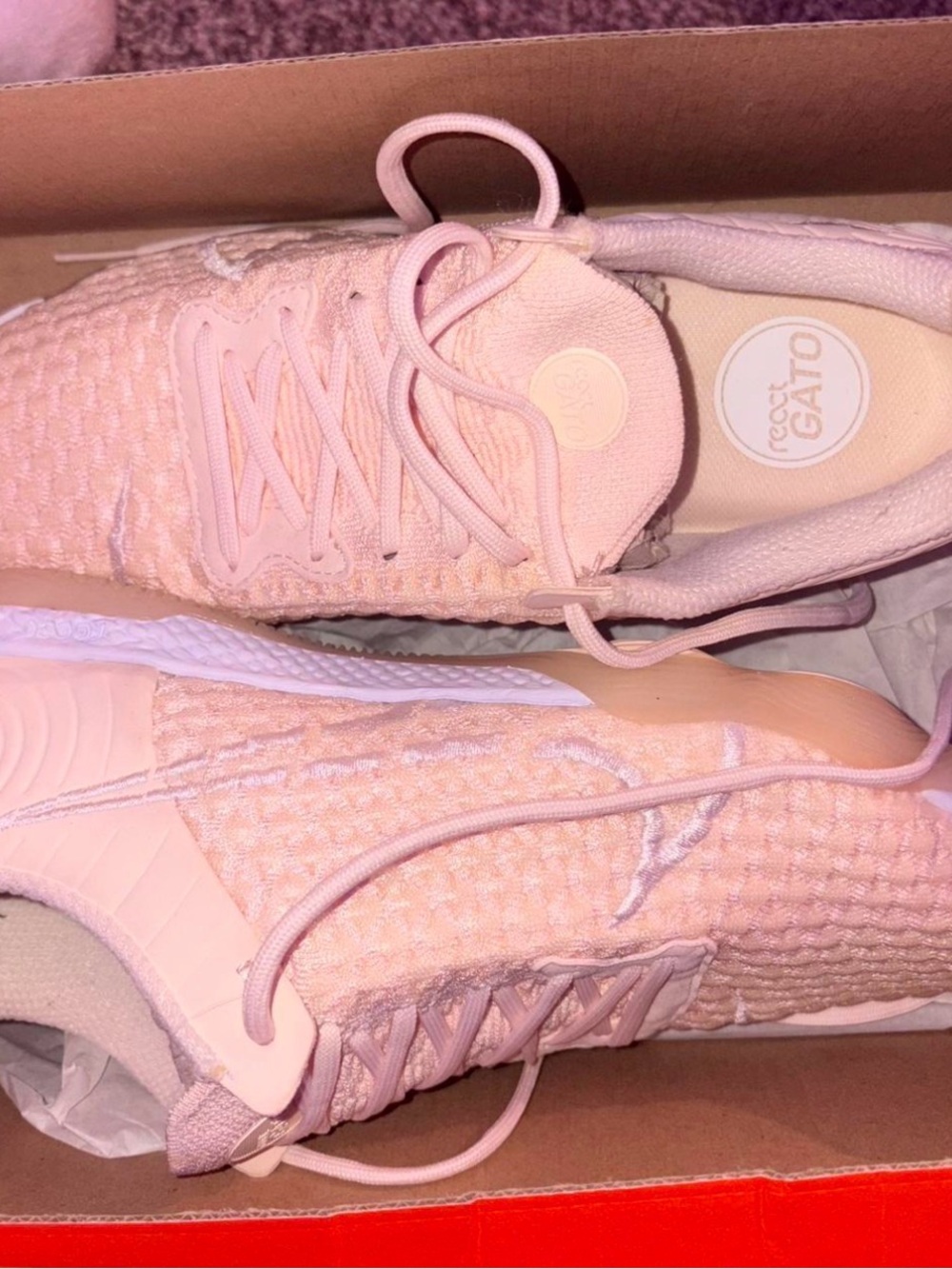 NIKE react Gato Women’s Pink Gato Knit Indoor Shoes